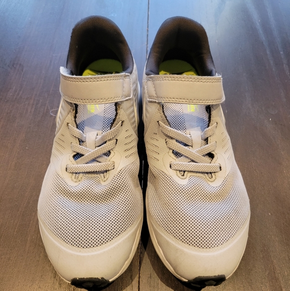 Kids Nike Shoes size 3 - Picture 1 of 4